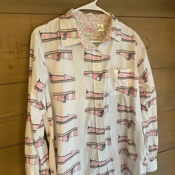 Dizzy Lizzy: Tizzie pink and White Shoe Patterned Button-Up Shirt - Picture 10 of 10